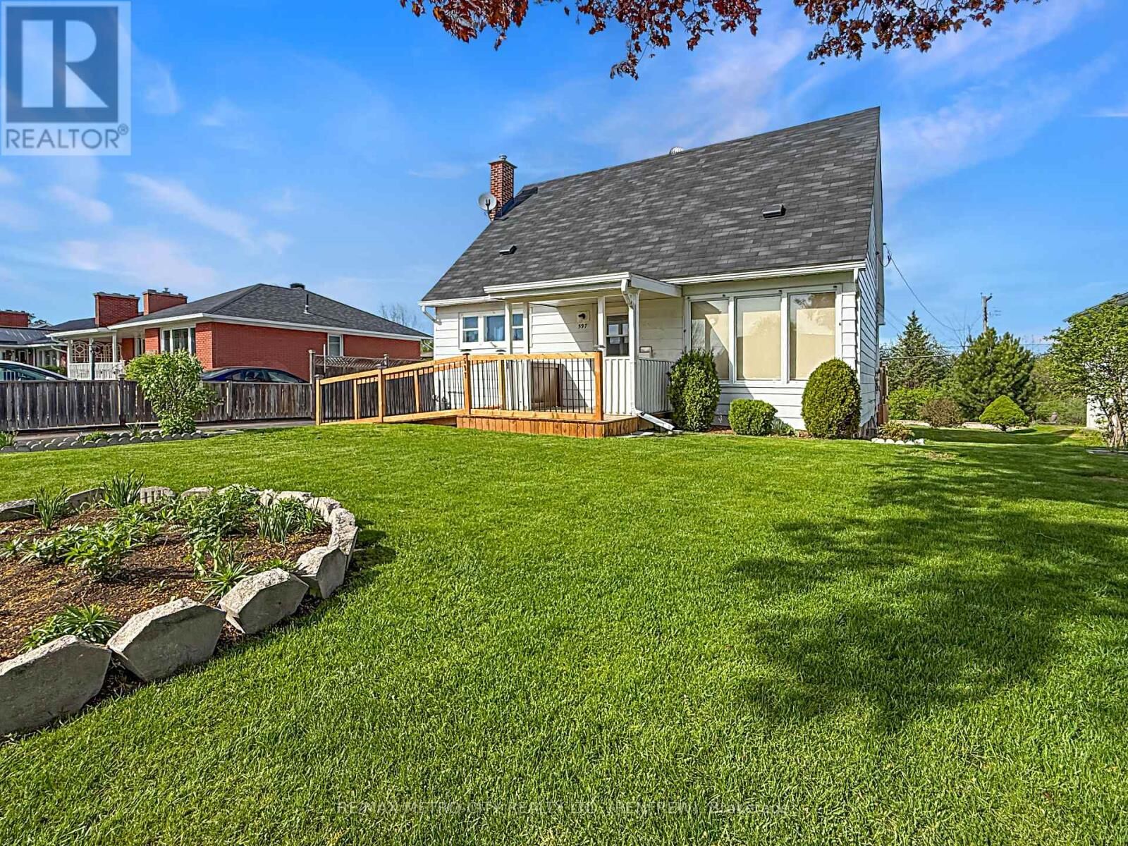 Property Photo: 597 Fortington Street ON K7V 1E5