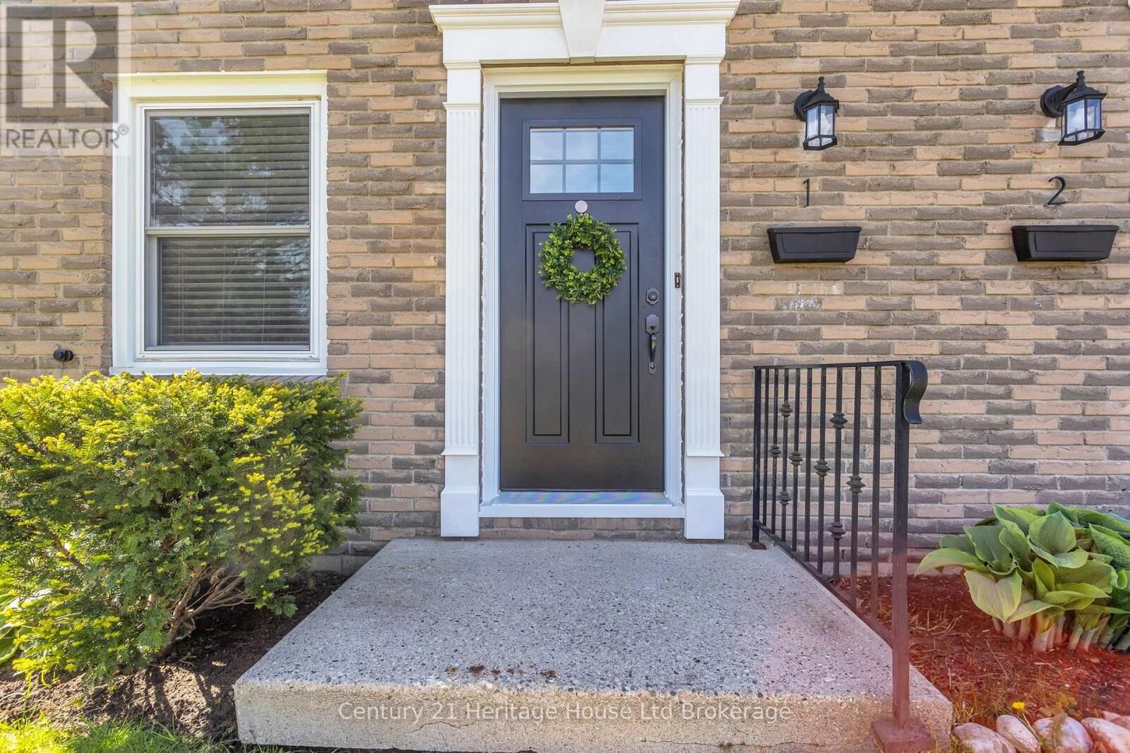 Property Photo:  144 Concession Street East 1  ON N4G 1N5 