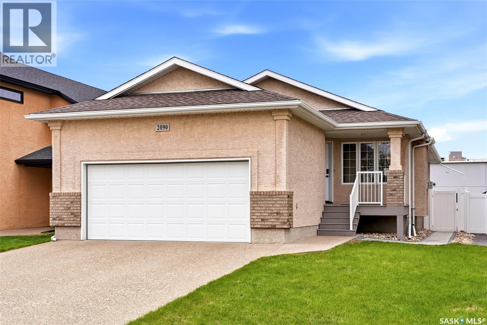 Property Photo:  2090 Laurier Bay E  SK S4V 0P6 