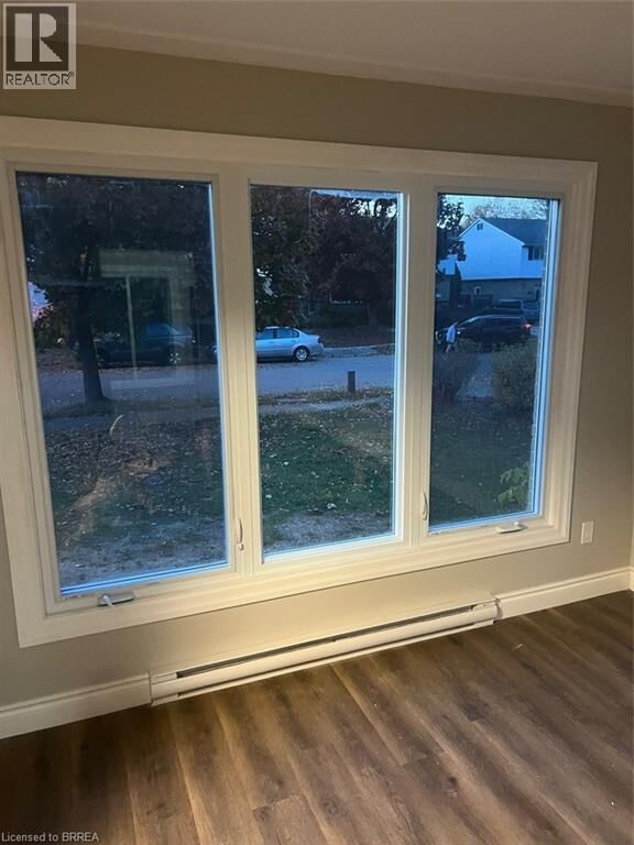 Property Photo: 54 Debby Crescent ON N3R 7A4