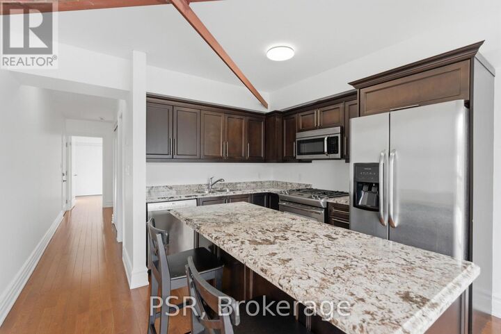 Property Photo:  2541 Yonge Street Apt 1  ON M4P 2H9 