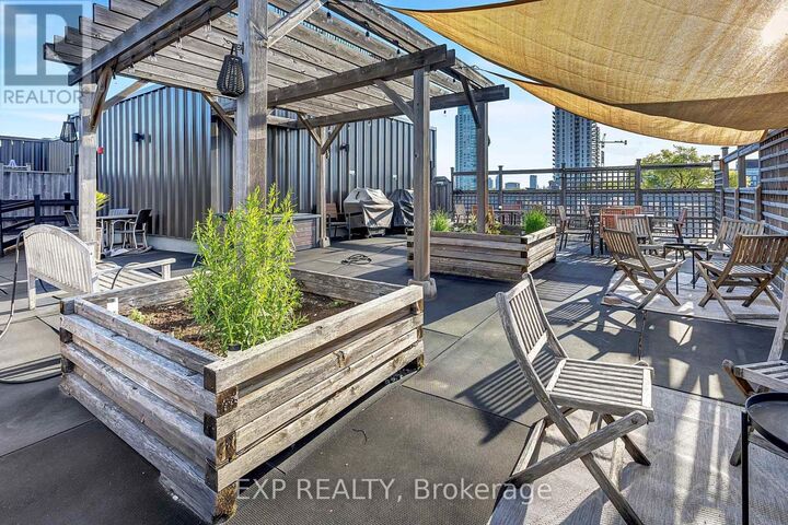 Property Photo:  323 Winona Avenue 10  ON K1Z 5H3 