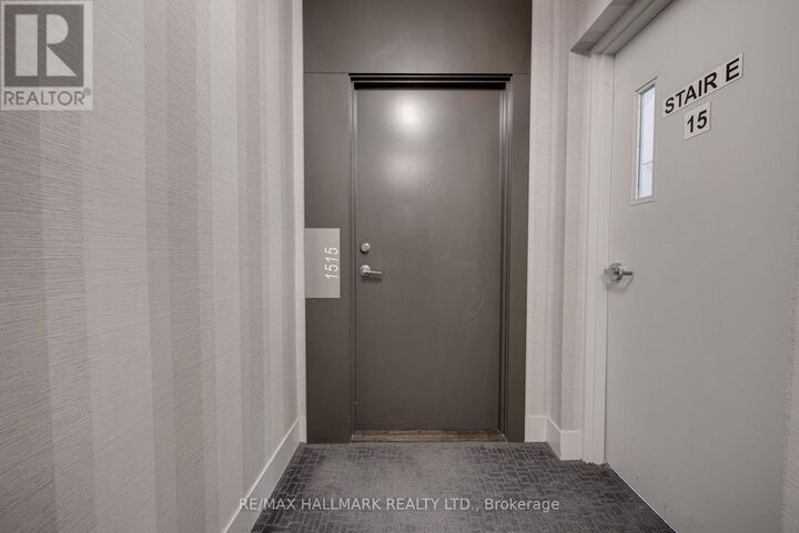 Property Photo: 20 Bruyeres Mews 1515 ON M5V 0G8