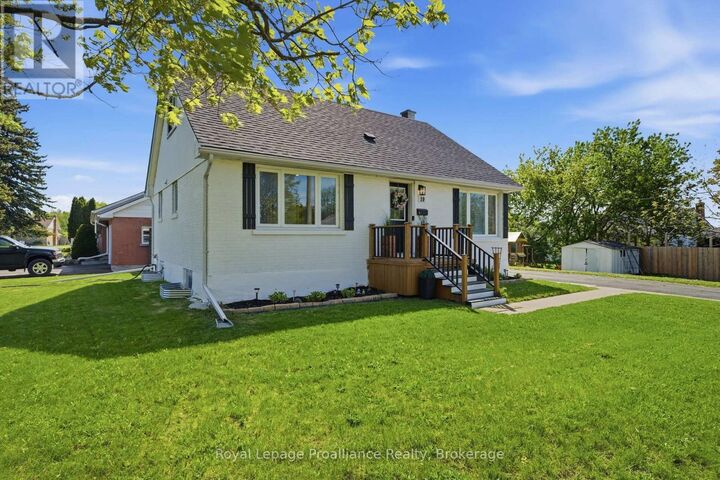 Property Photo:  19 Coleman Drive  ON K8V 3A5 