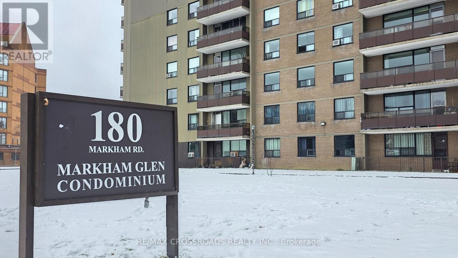Property Photo:  180 Markham Road 921  ON M1M 2Z9 