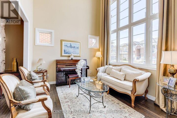 Property Photo: 23 Weslock Crescent ON L4G 7Y9