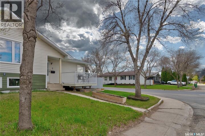 Property Photo: 3 Hunt Crescent SK S4N 5K7
