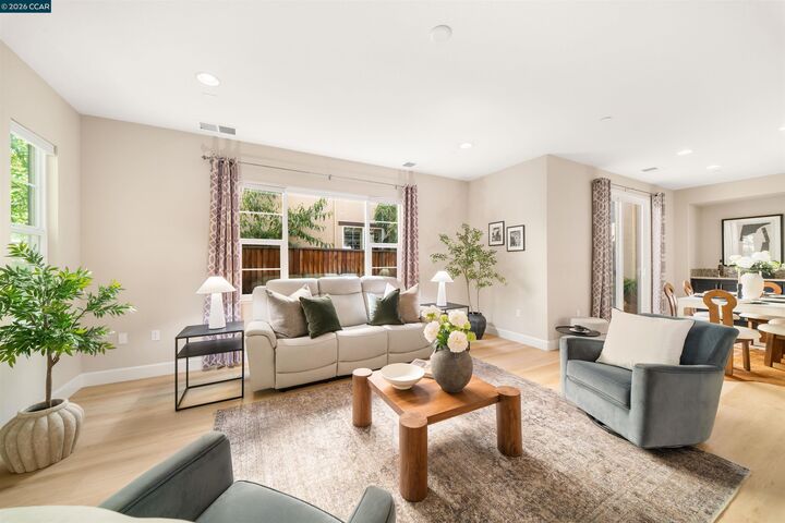 Property Photo: 2026 Poinsettia St CA 94582