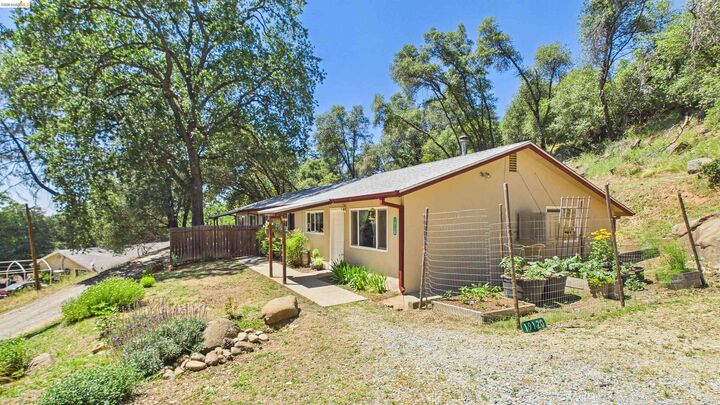 Property Photo:  19120 &Amp 19124 Black Oak Rd  CA 95370 