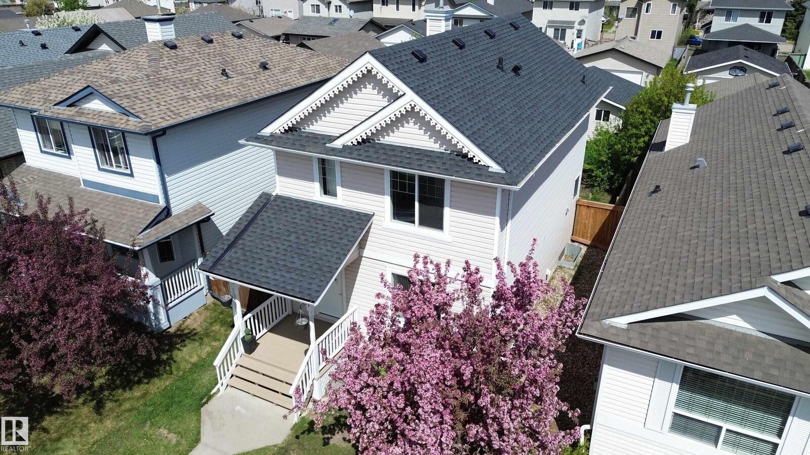 Property Photo: 21344 88 Avenue NW AB T5T 6V1