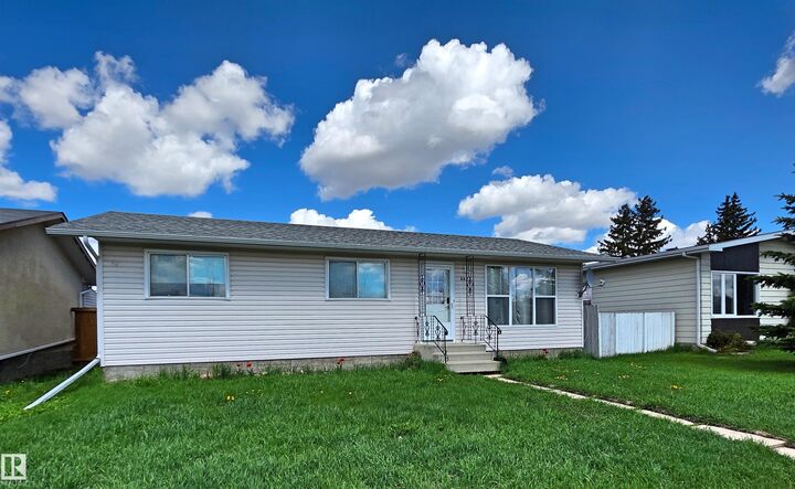 Property Photo: 4422 49 Avenue AB T0A 3A4