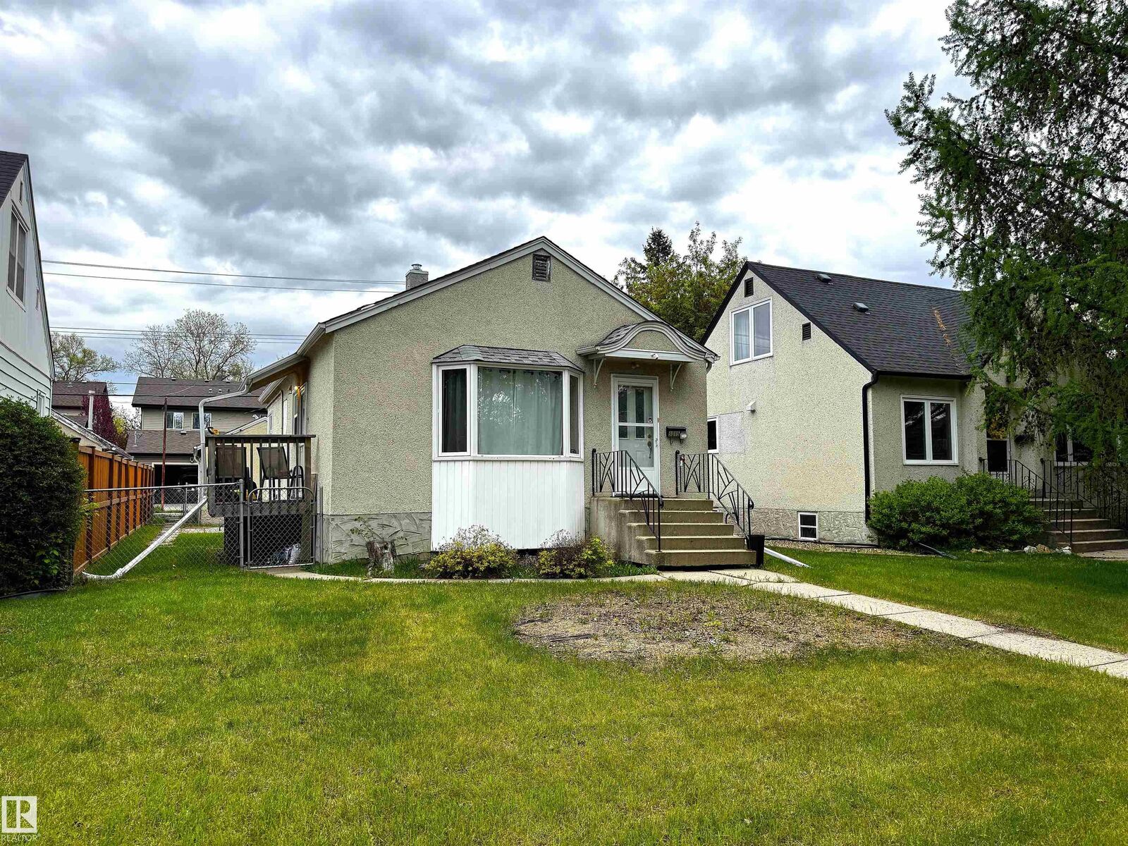 Property Photo:  9015 91 Street NW  AB T6C 3N6 