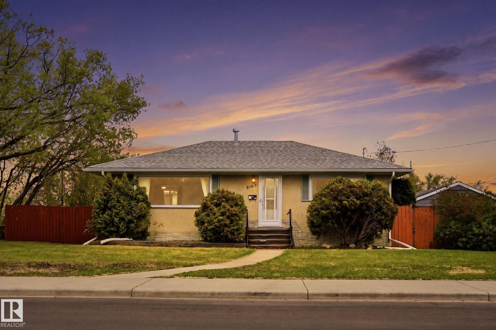 Property Photo:  8103 75 Avenue NW  AB T6C 0G5 
