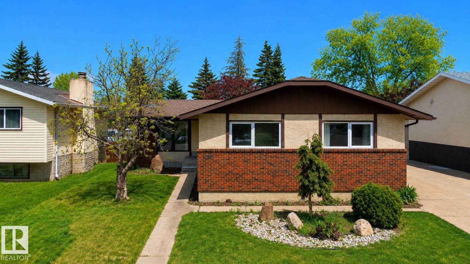Property Photo:  1731 51 Street NW  AB T6L 1K1 