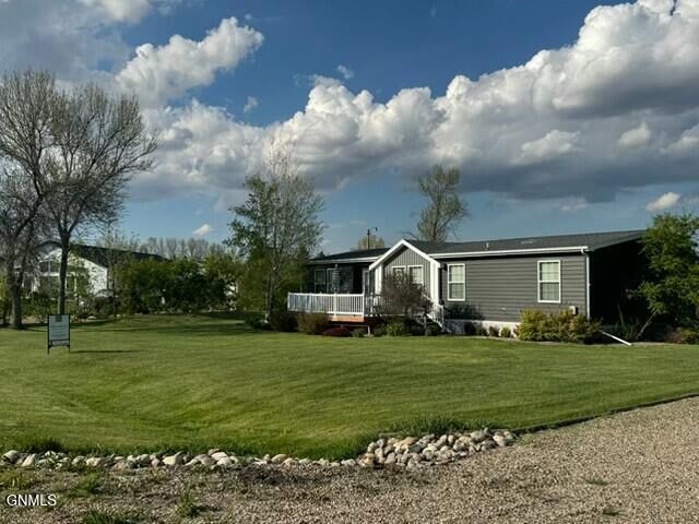 Property Photo:  2926 Cabin Drive  ND 58531 