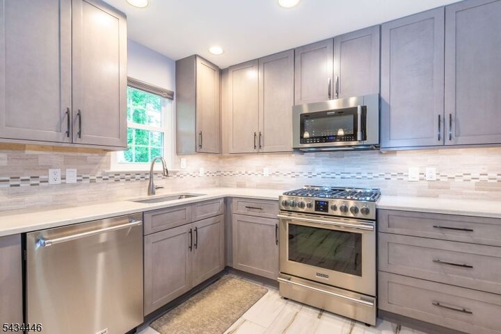 Property Photo:  11 Burnham Dr  NJ 07444 