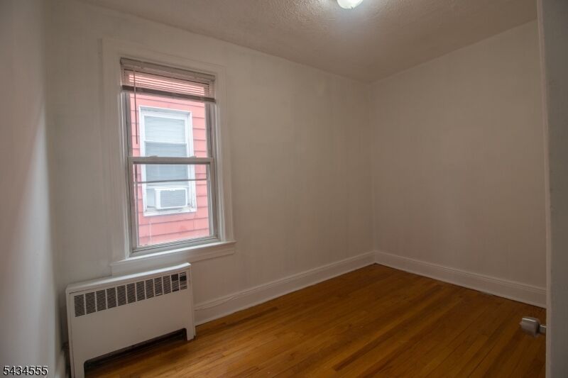 Property Photo:  89 Van Nostrand Ave 4  NJ 07305 