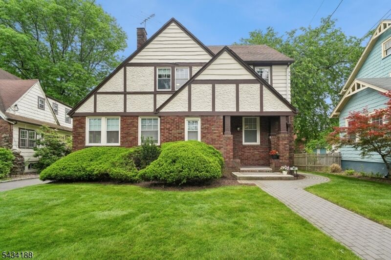 Property Photo:  43 Burr Rd  NJ 07040 