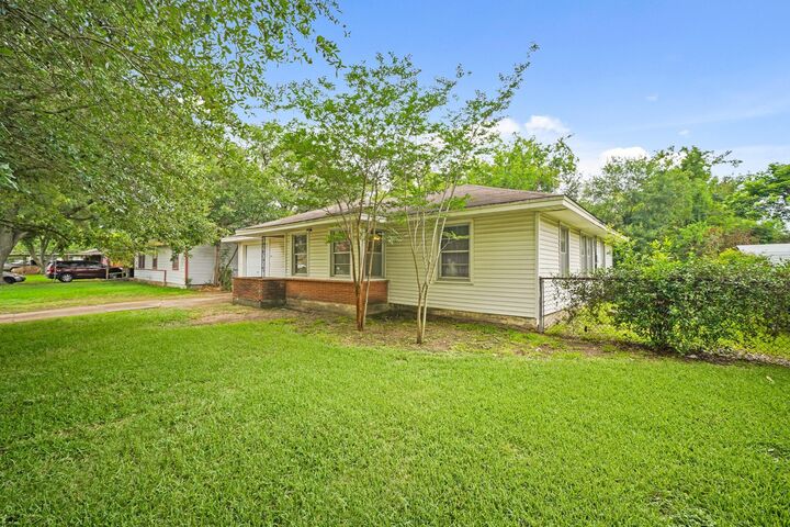 Property Photo: 5814 Darnell Street TX 77074
