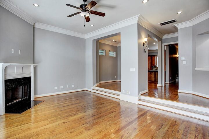Property Photo:  1140 Robbie Street  TX 77009 