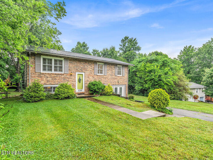 Property Photo:  1330 Scotsbury Circle  TN 37919 