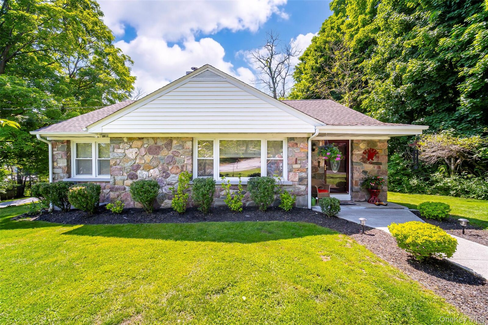 Property Photo:  15 Maple Road  NY 10917 