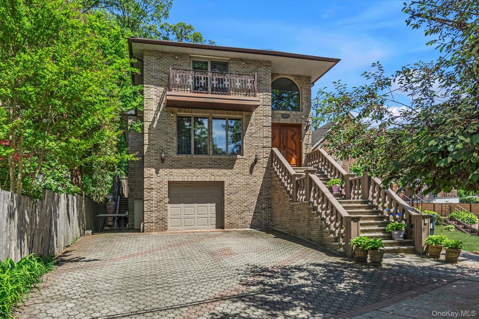 Property Photo:  18042 Aberdeen Road  NY 11432 