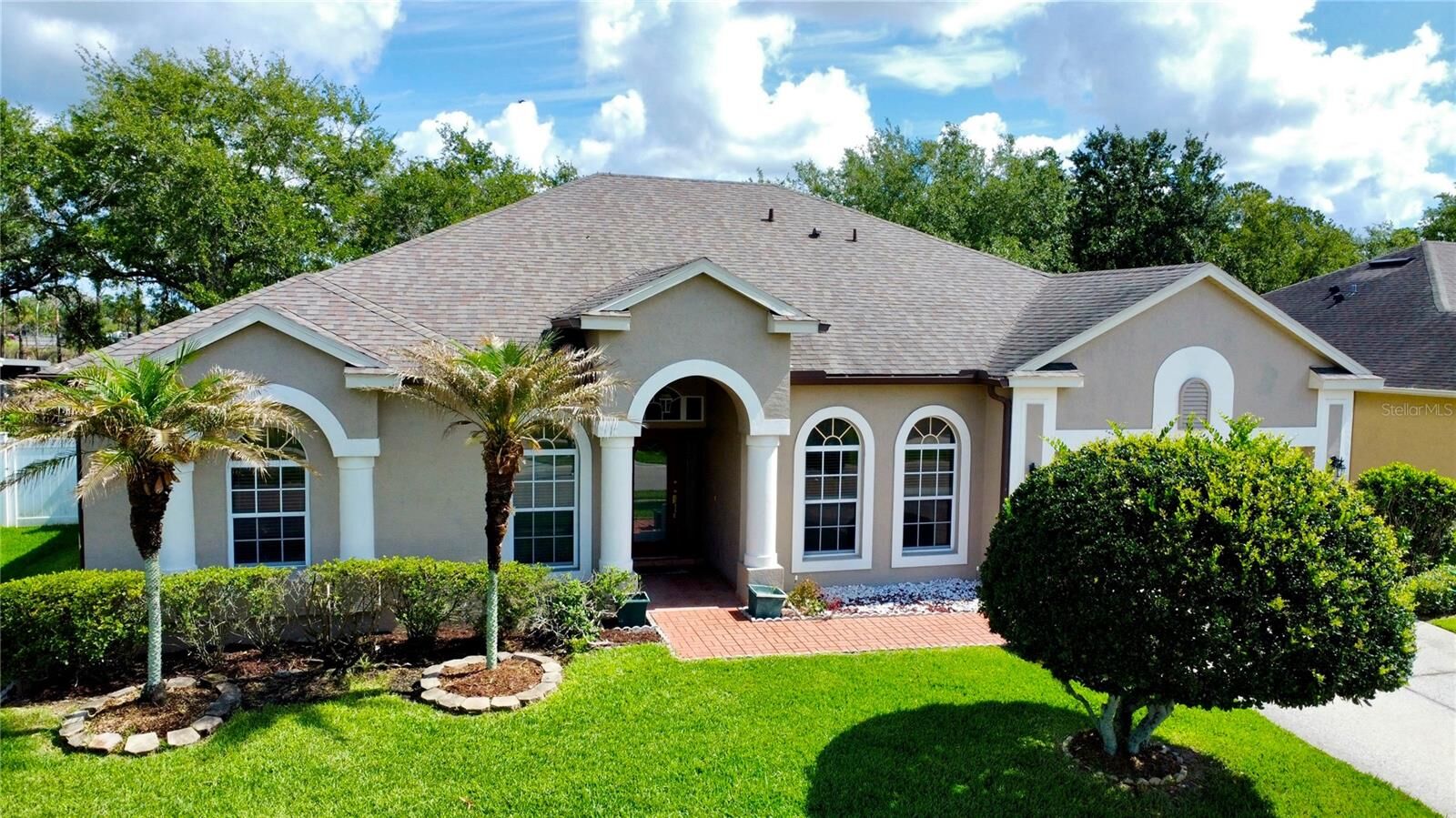 Property Photo:  529 Belhaven Falls Drive  FL 34761 