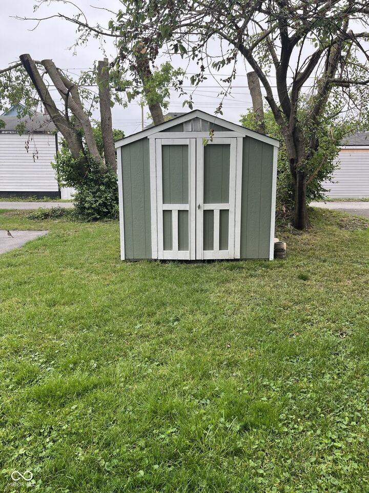 Property Photo: 56 E Main Street IN 46143