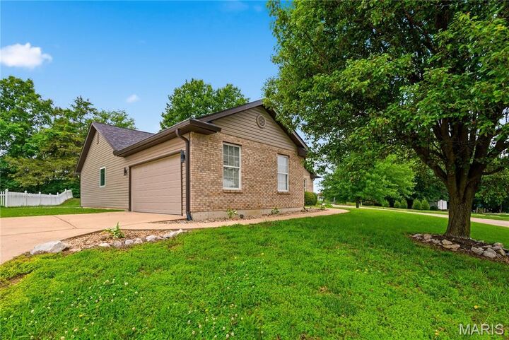 Property Photo:  129 Fleur De Lis Drive  MO 63385 