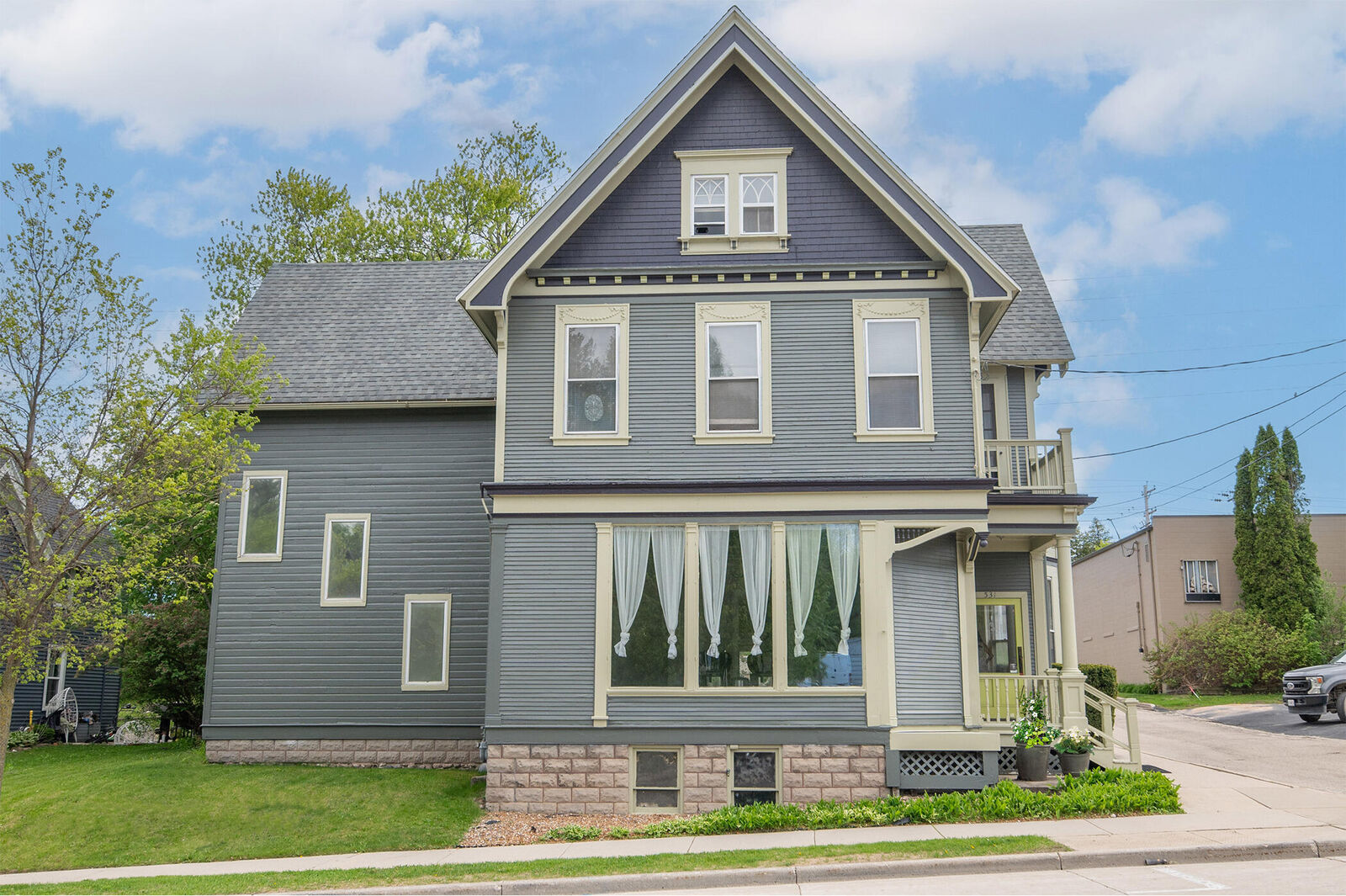 Property Photo:  531 W Grand Ave  WI 53074 