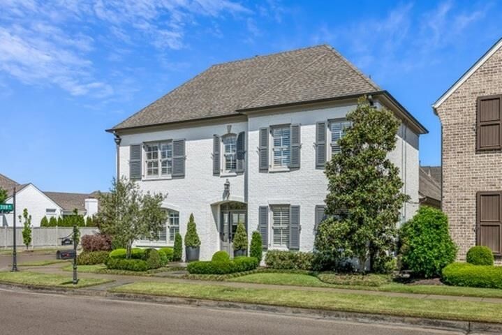 Property Photo:  1842 Enclave Green Ln W  TN 38139 