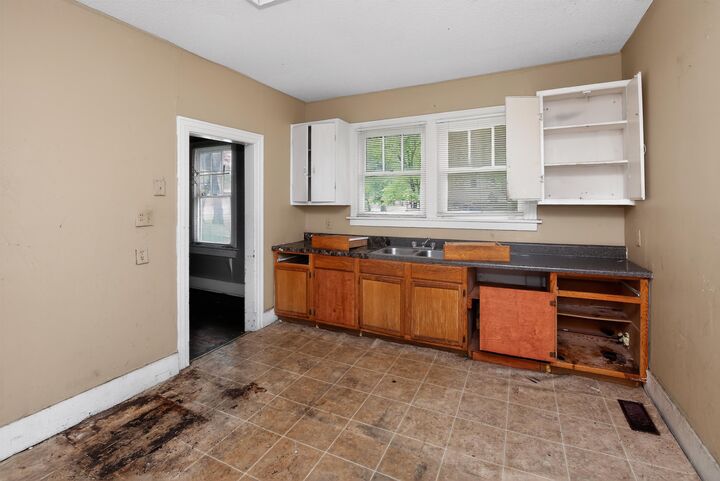 Property Photo:  810 Hale Rd  TN 38116 