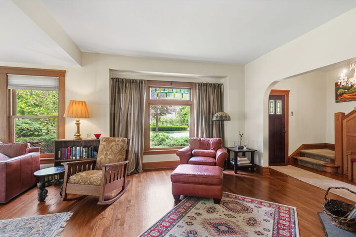 Property Photo:  1021 N Sheridan Road  IL 60085 