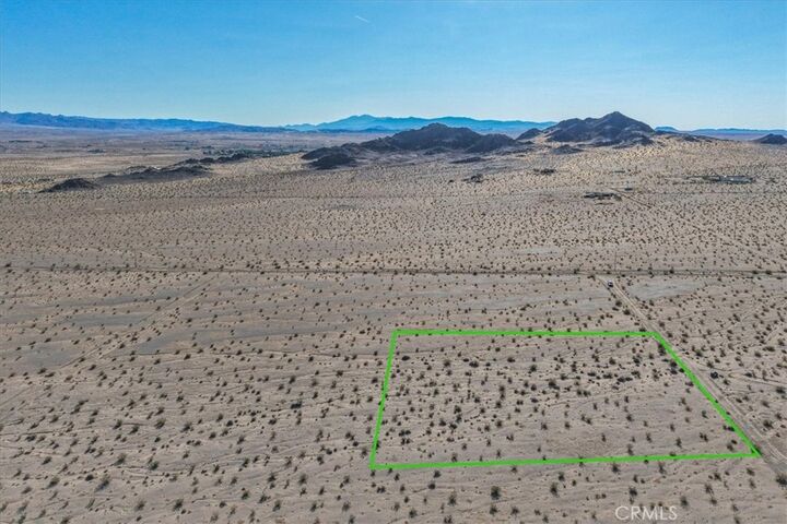 Property Photo: 127 Waylyn CA 92277