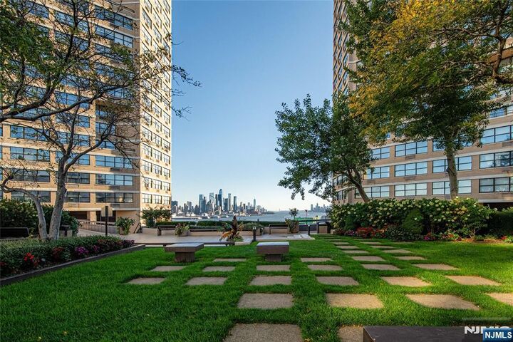 Property Photo:  7000 Kennedy Boulevard 25F  NJ 07093 