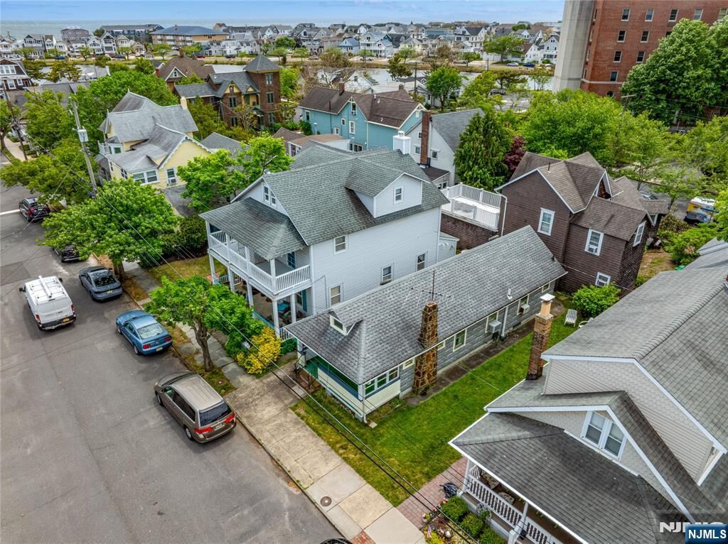 Property Photo:  68 Franklin Avenue  NJ 07756 
