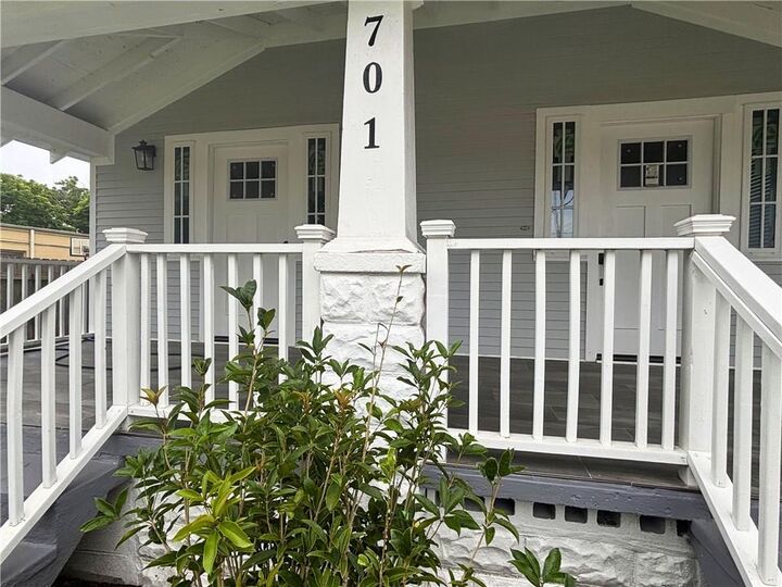 Property Photo:  701 Frankilin Avenue  LA 70053 
