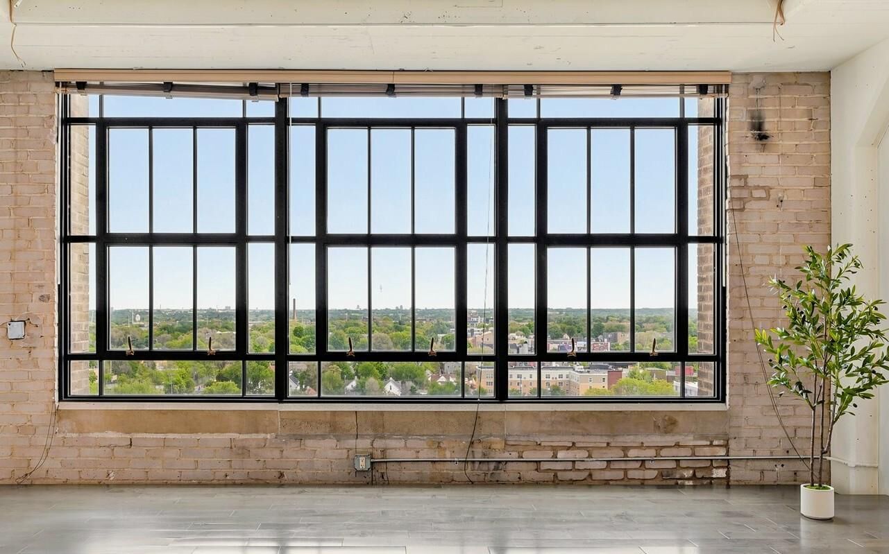 Property Photo:  2929 Chicago Avenue 1002  MN 55407 