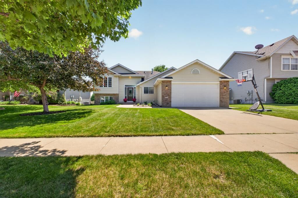 Property Photo: 480 Manor Ridge Drive NW MN 55901