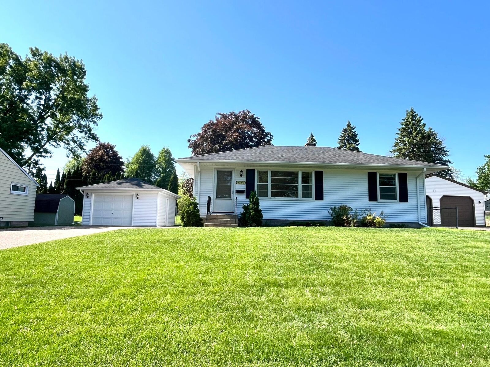 Property Photo: 3752 Upper 73rd Street E MN 55076