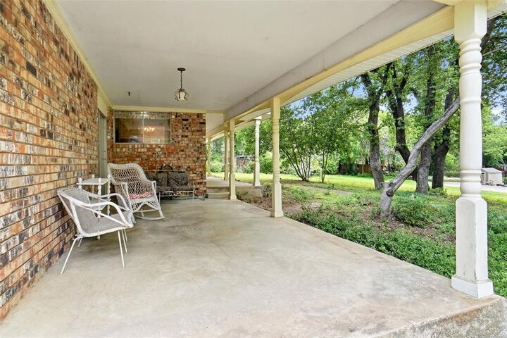 Property Photo:  2105 Camelot Drive  TX 76051 
