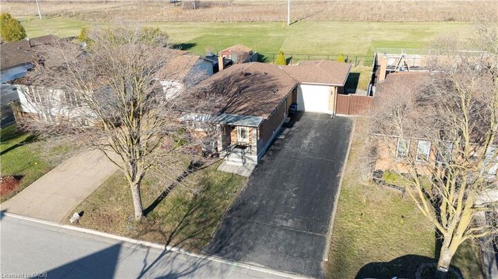 Property Photo:  60 Lysanda Avenue  ON N5Z 4L3 