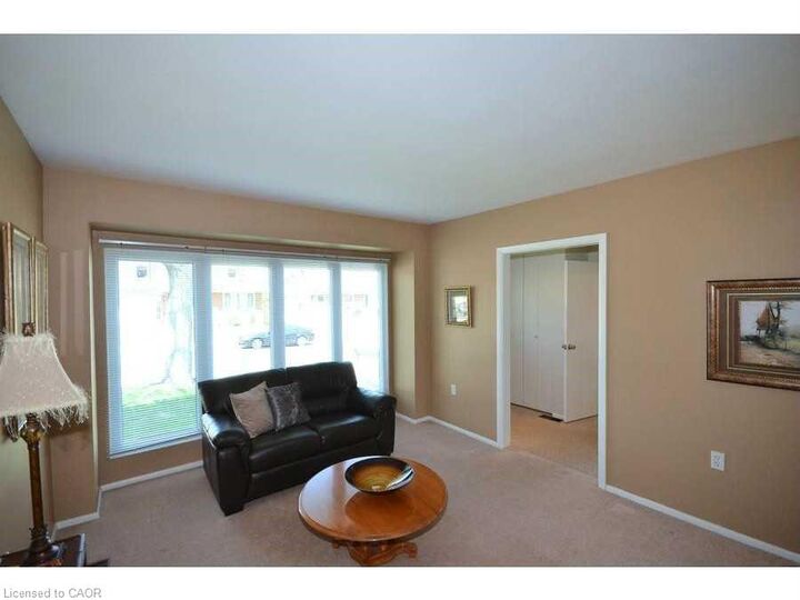 Property Photo:  245 West 33rd Street  ON L9C 5J7 