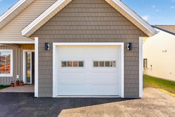 Property Photo:  156 Key Avenue  PE C1N 6G3 