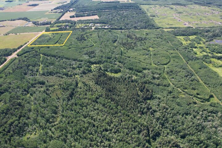 Property Photo: 744 Township AB T0H 3C0