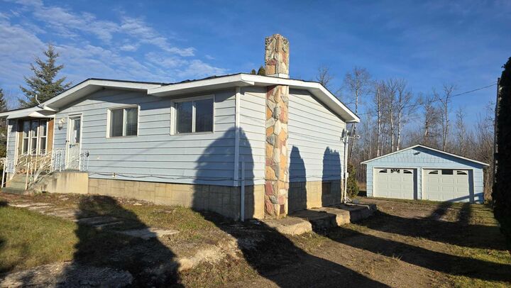 Property Photo:  53 Street 5011  AB T0A 3M0 