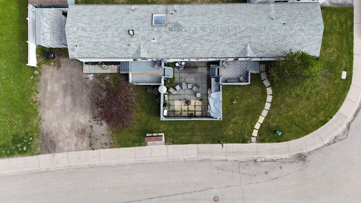 Property Photo: 102 Nickerson Avenue AB T7V 1A6