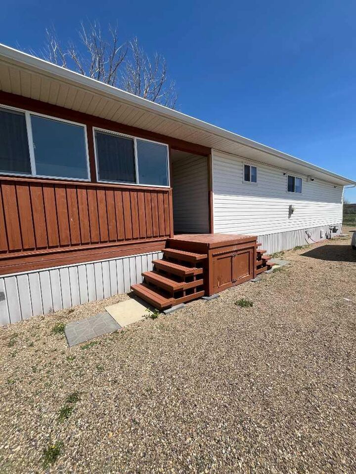 Property Photo: 204 6 Street AB T0J 2N0