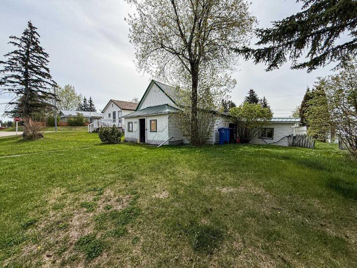 Property Photo: 2031 18 Avenue AB T0M 0K0